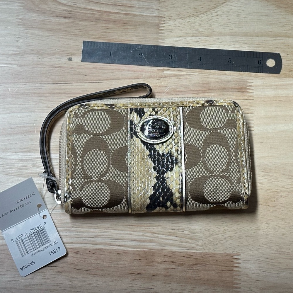 NWT Coach Wristlet